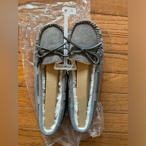 Moccasin slippers